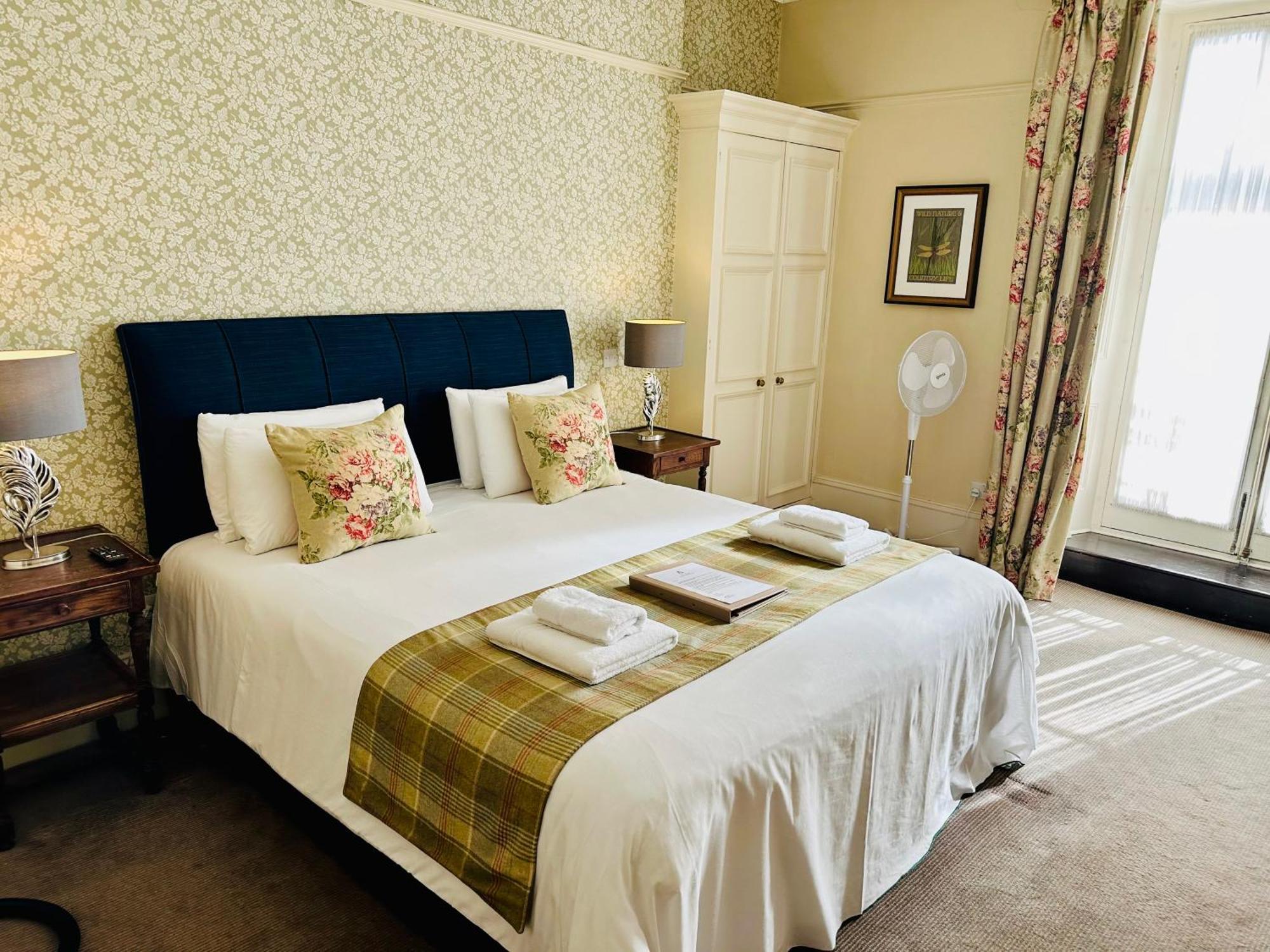 George Hotel & Granary Frome Ngoại thất bức ảnh